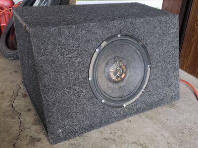 Subwoofer Box and Brand new Skar 10 inch subwoofer