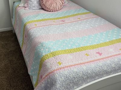 Twin Size Quilts With Shams