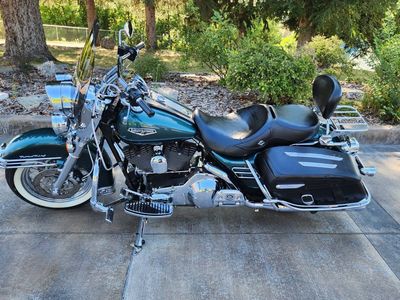 Harley-Davidson Road King Classic FLHRCI Green Motorcycle with Windshield with 25,000 MI