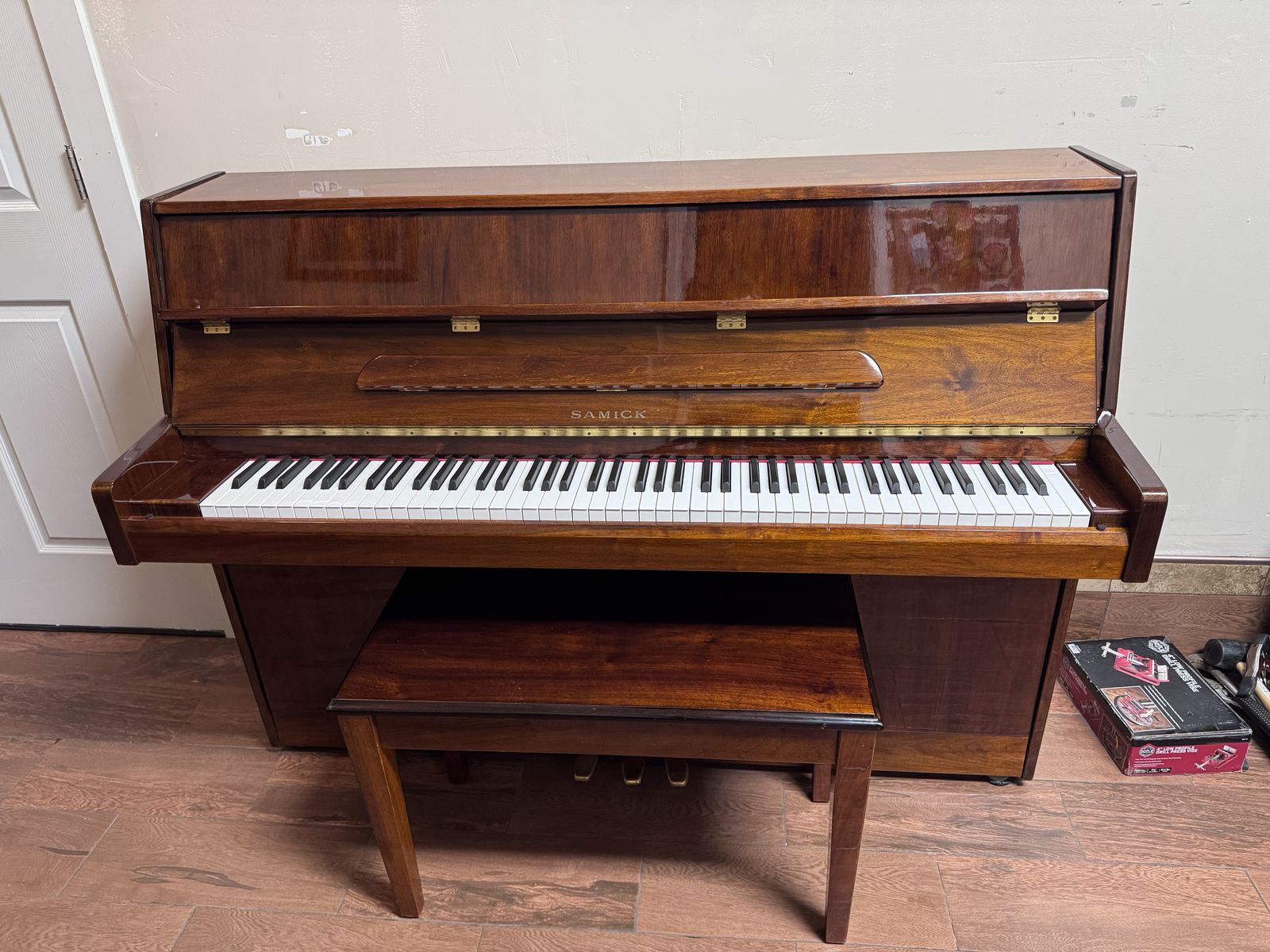 Samick JS-108 Piano with free delivery and free home tuning