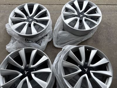 Tesla 19” Sports Wheels