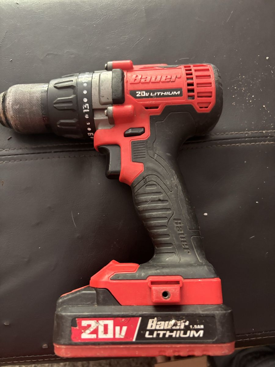 Bauer 20V Lithium 1/2" Compact Drill/Driver, Model 1991C-B works and looks good tool and battery only