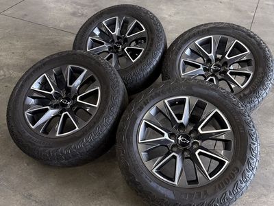 2023 Chevy 1500 RST OEM 20in wheels/ 275/60/20 tires