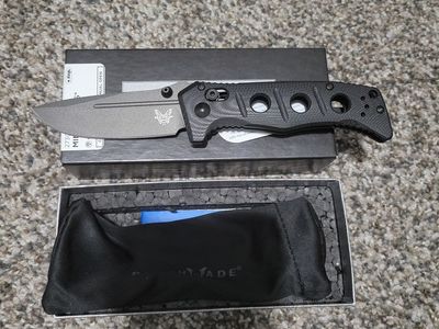 BRAND NEW BENCHMADE MINI ADAMAS!!!!