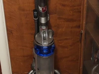 Dyson DC25 Vacuum Cleaner With Attachments