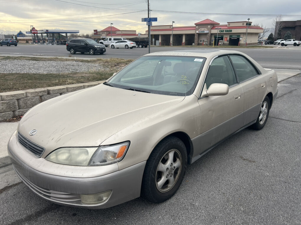 1999 LEXUS ES Base