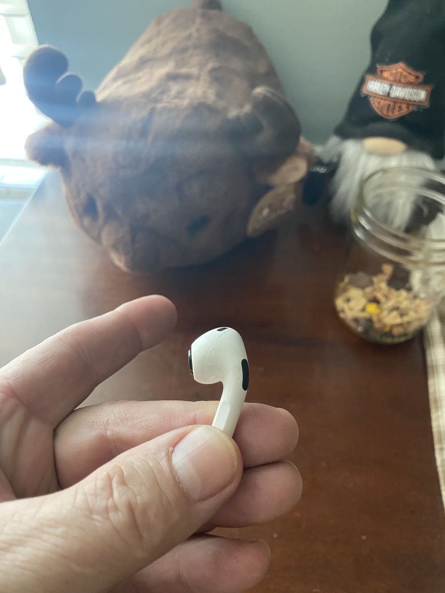 2nd generation Apple AirPod Pro (left only)