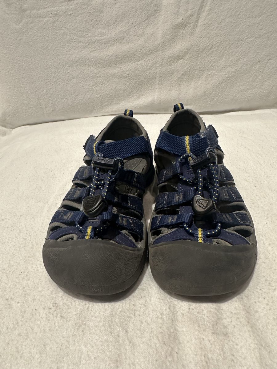 Keen toddler size 12, navy blue, hiking sandals