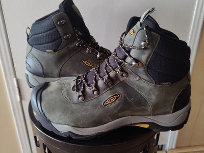 New keen work boots.