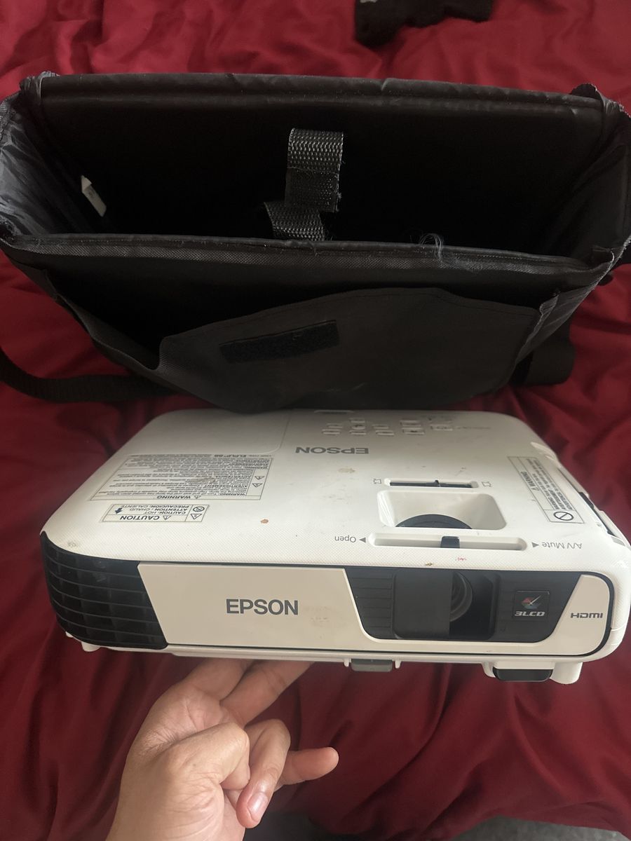 Epson Projector with HDMI - White, Portable with Carry Case