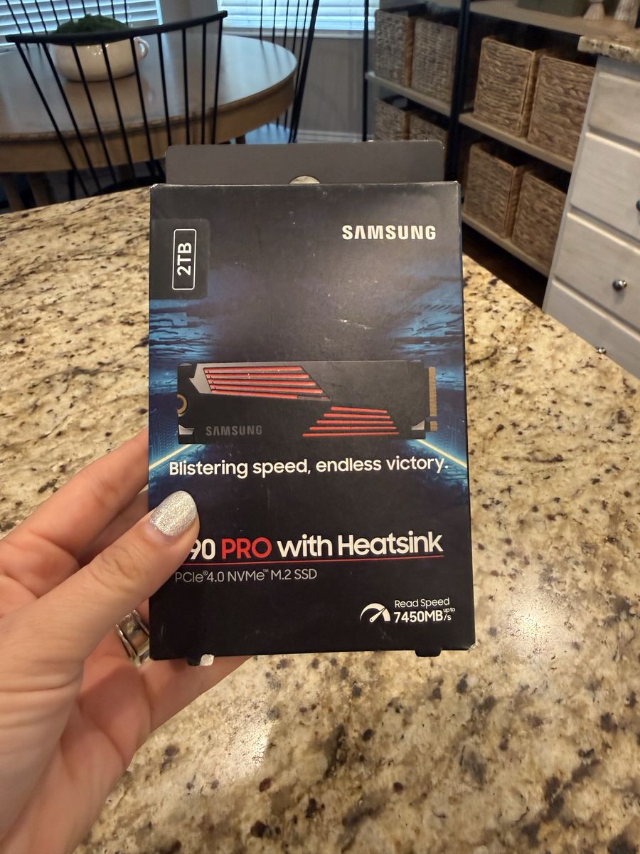Samsung 990 PRO with Heatsink 2TB PCIe 4.0 NVMe M.2 SSD - Blistering Speed