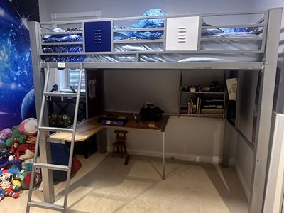 Metal Loft full size Bed with Built-in Desk and Storage Shelves