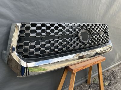Toyota Tundra Grille and Trim