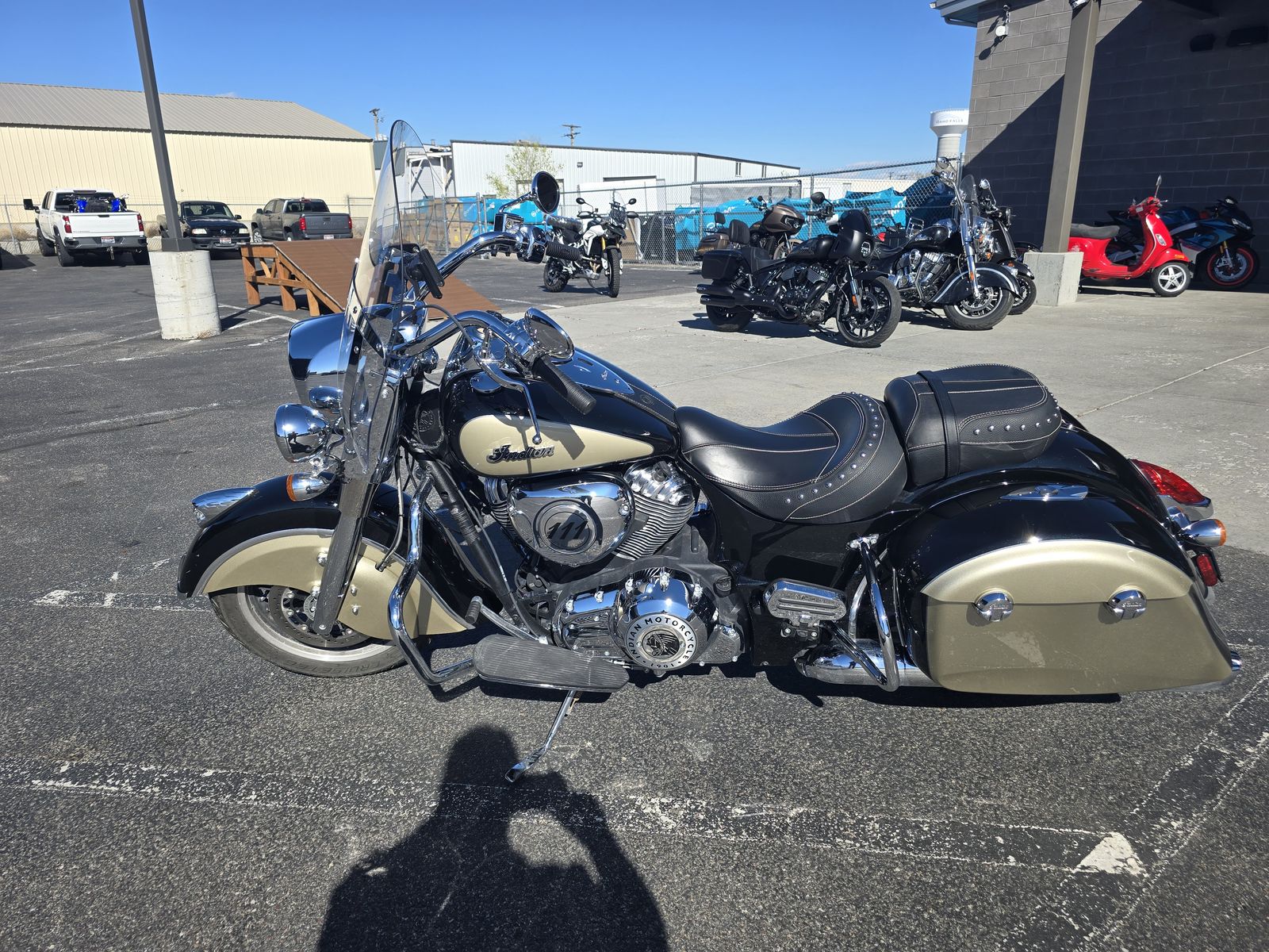 Beautiful 2022 Indian Springfield    Will Not Last!!!     LOW LOW MILES   $15999