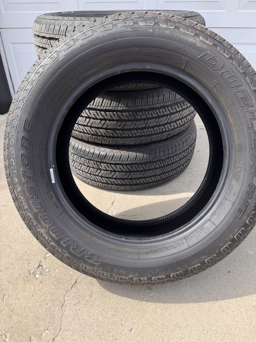 Set Of 4 Bridgestone Dueler H/T 265/60r/20 685