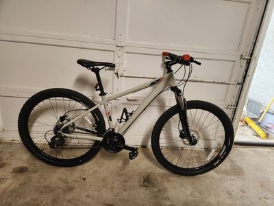 Raleigh Talus 3 Mountain Bike