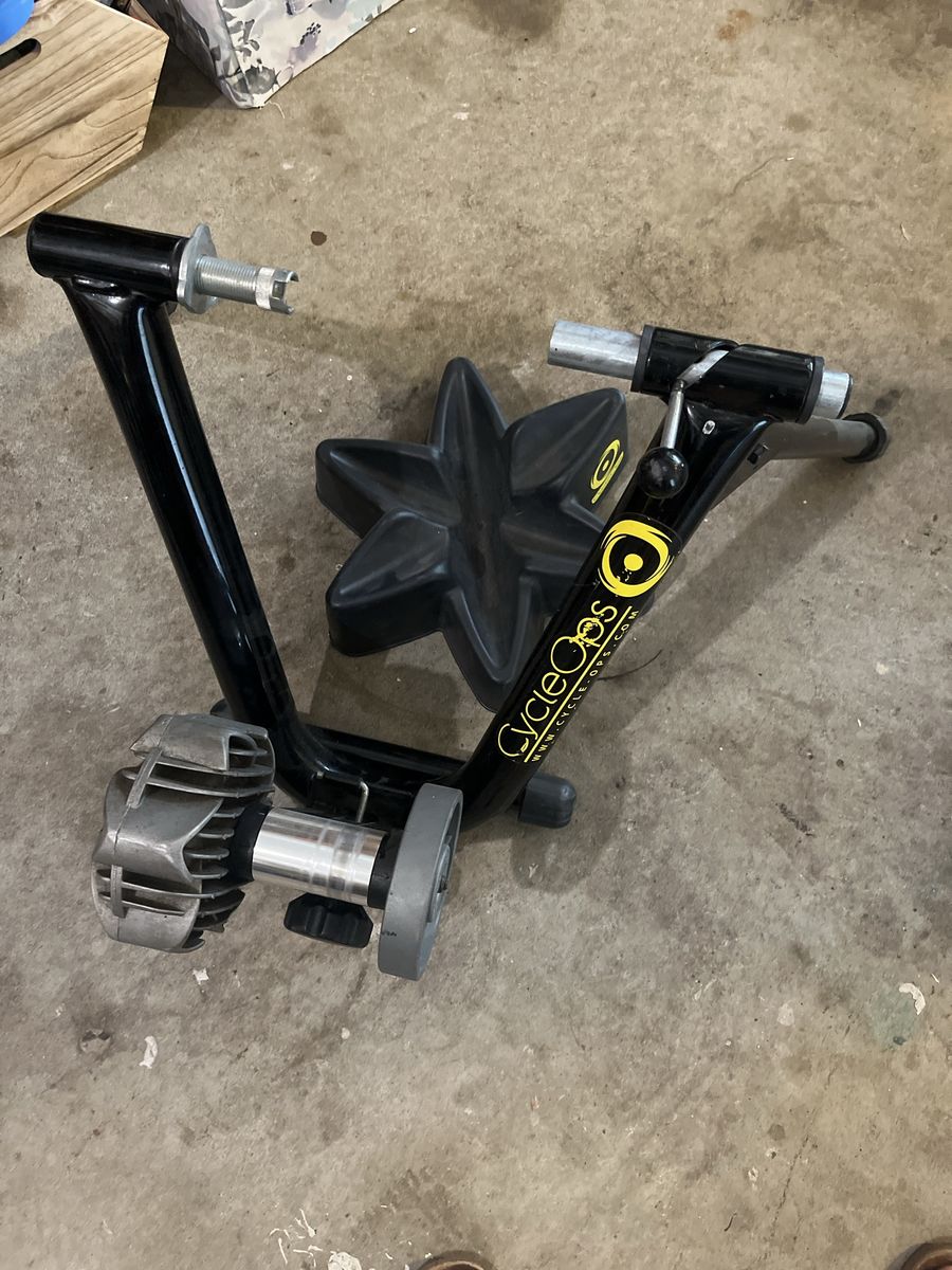 CycleOps Indoor Bicycle Trainer with Front Wheel Block