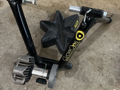 CycleOps Indoor Bicycle Trainer with Front Wheel Block