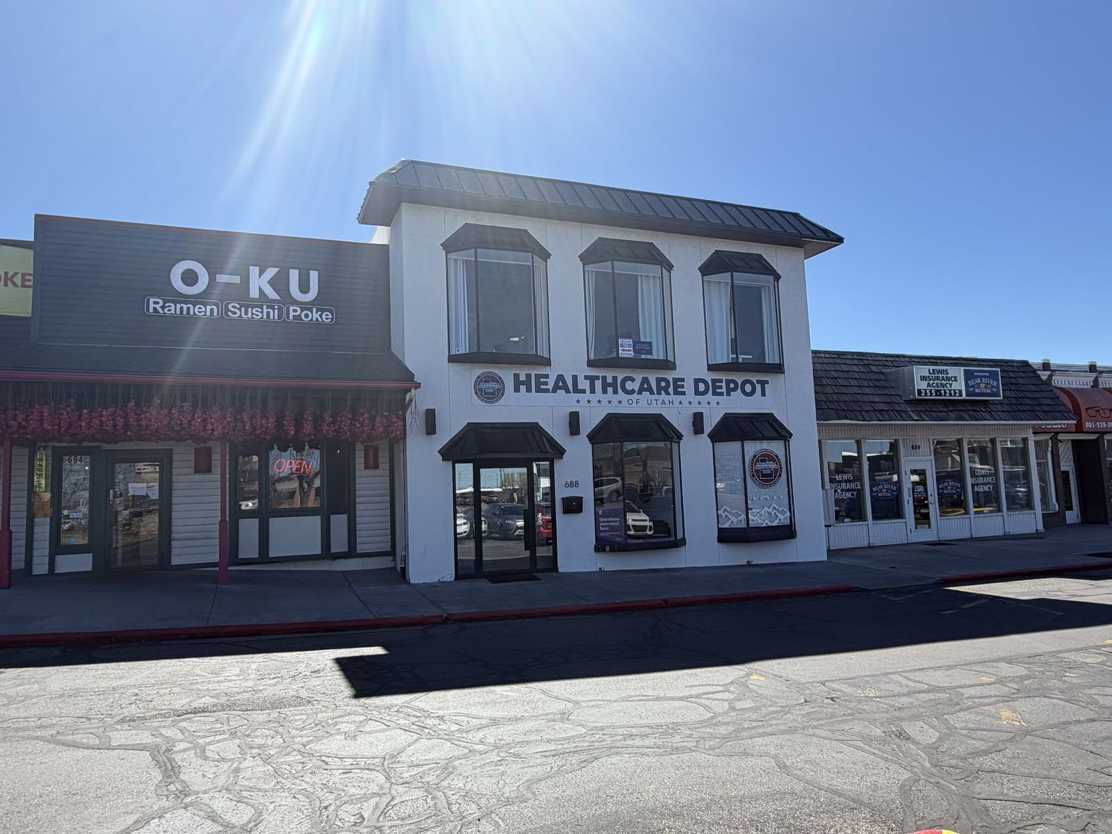 Storefront/Building for Rent in Sandy. Great Location