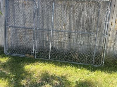 Chain link fence panels