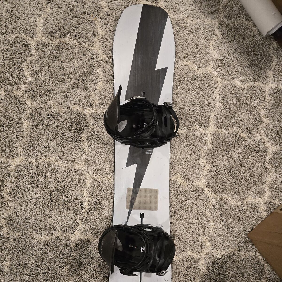 Burton Custom Mens Snowboard 154 Bindings Medium