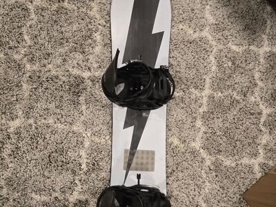 Burton Custom Mens Snowboard 154 Bindings Medium