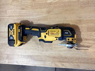 DeWalt XR Brushless 20 Volt Oscillating Multi-tool with blades and battery