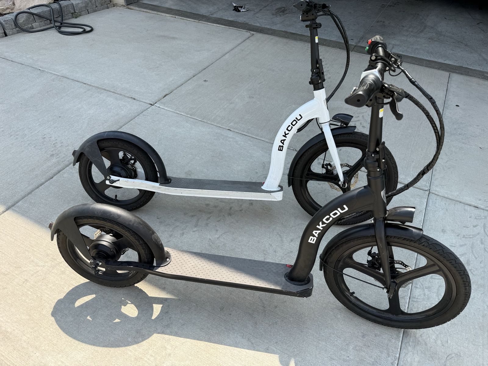Bakcou Electric Kick Scooter - Black & White Pair, Foldable E-Scooters, Great Condition