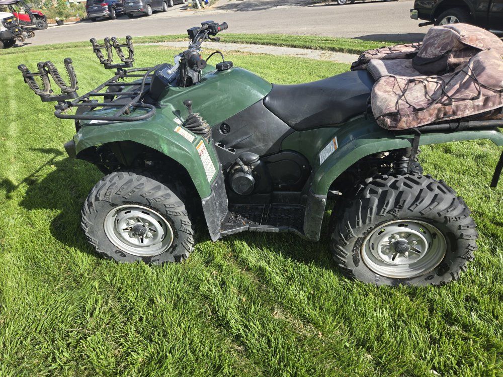 Yamaha Grizzly Utility ATV - Green, Winch, Front/Rear Racks