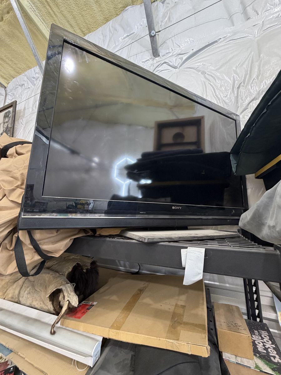 Sony Bravia Flat Screen TV with Original Remote Control