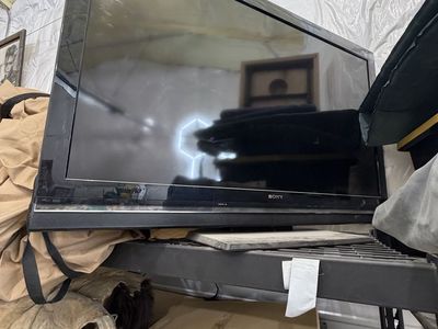 Sony Bravia Flat Screen TV with Original Remote Control