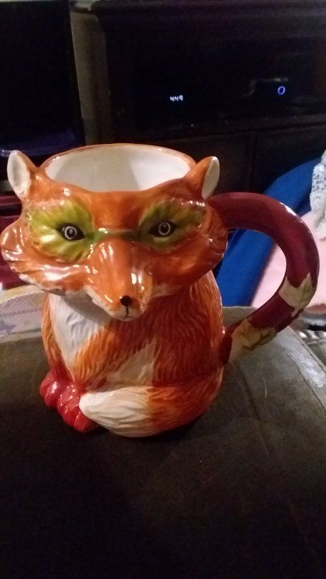 Charming Ceramic Fox Mug - Hand-Painted Animal Design