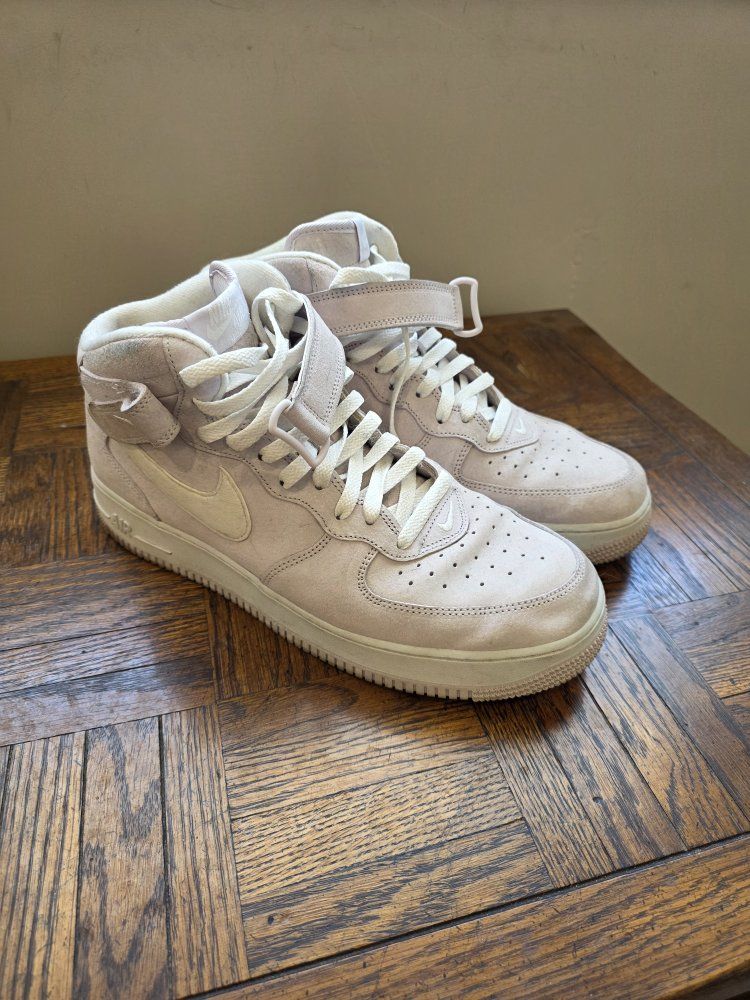 Nike Air Force 1 mids. light pink. size 12 mens