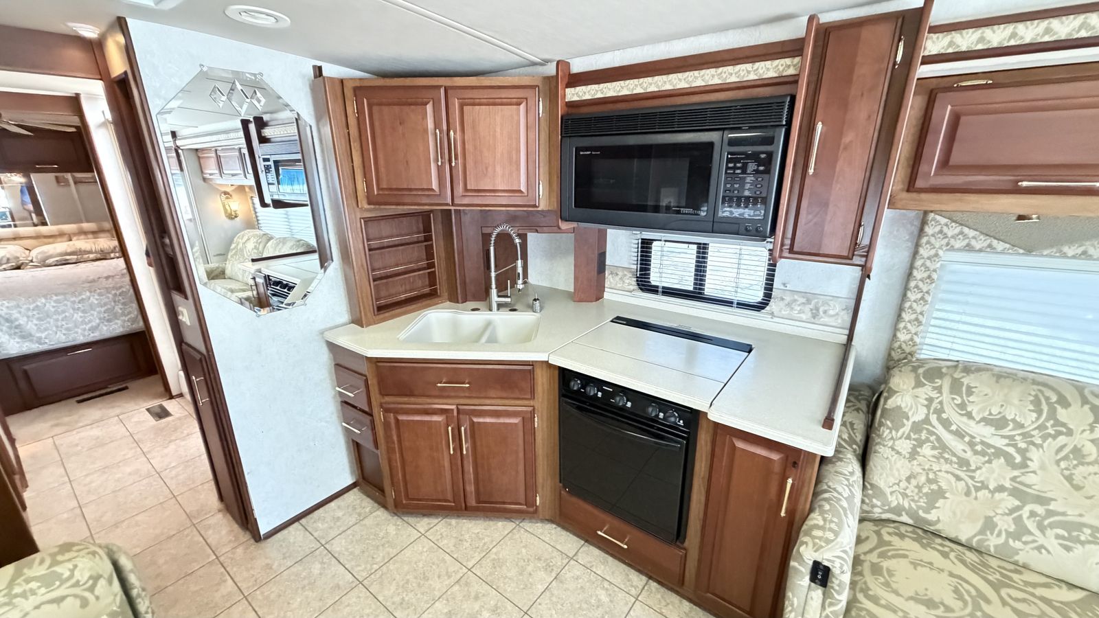 Main image 19