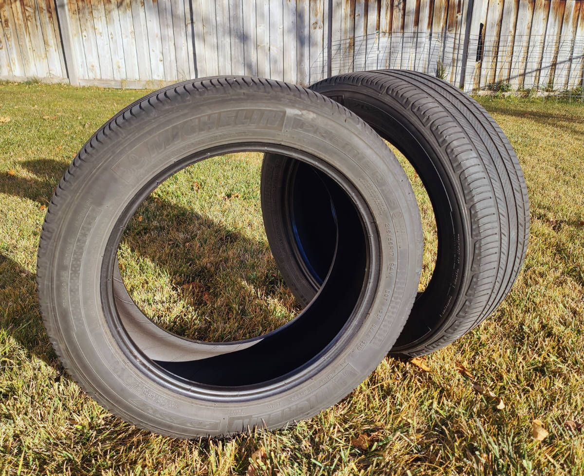 Pair of Michelin Premier 215/55R17 Tires
