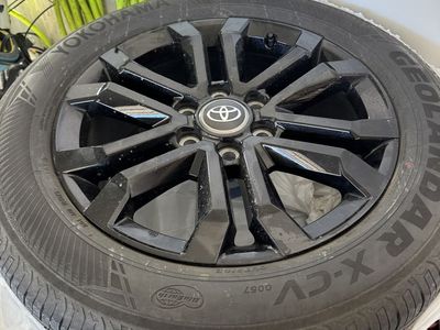 2025 Toyota 4Runner stock 20” wheels and tires