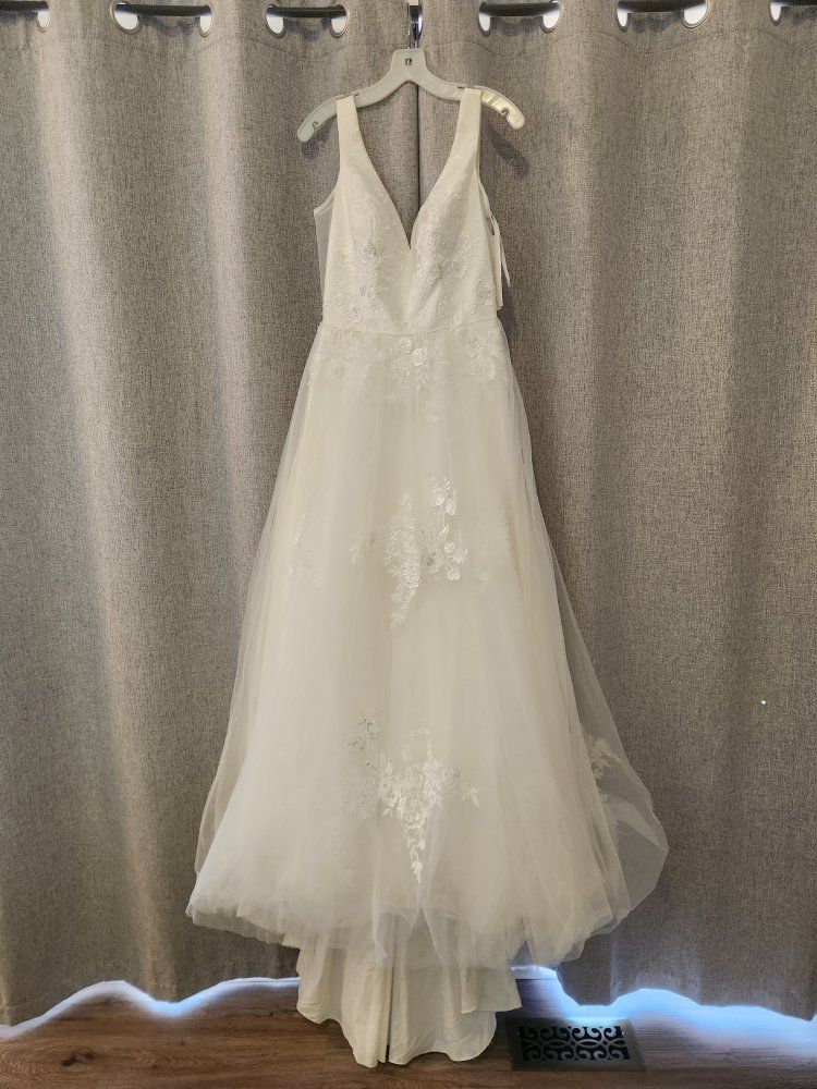 Wedding Dress Size 8
