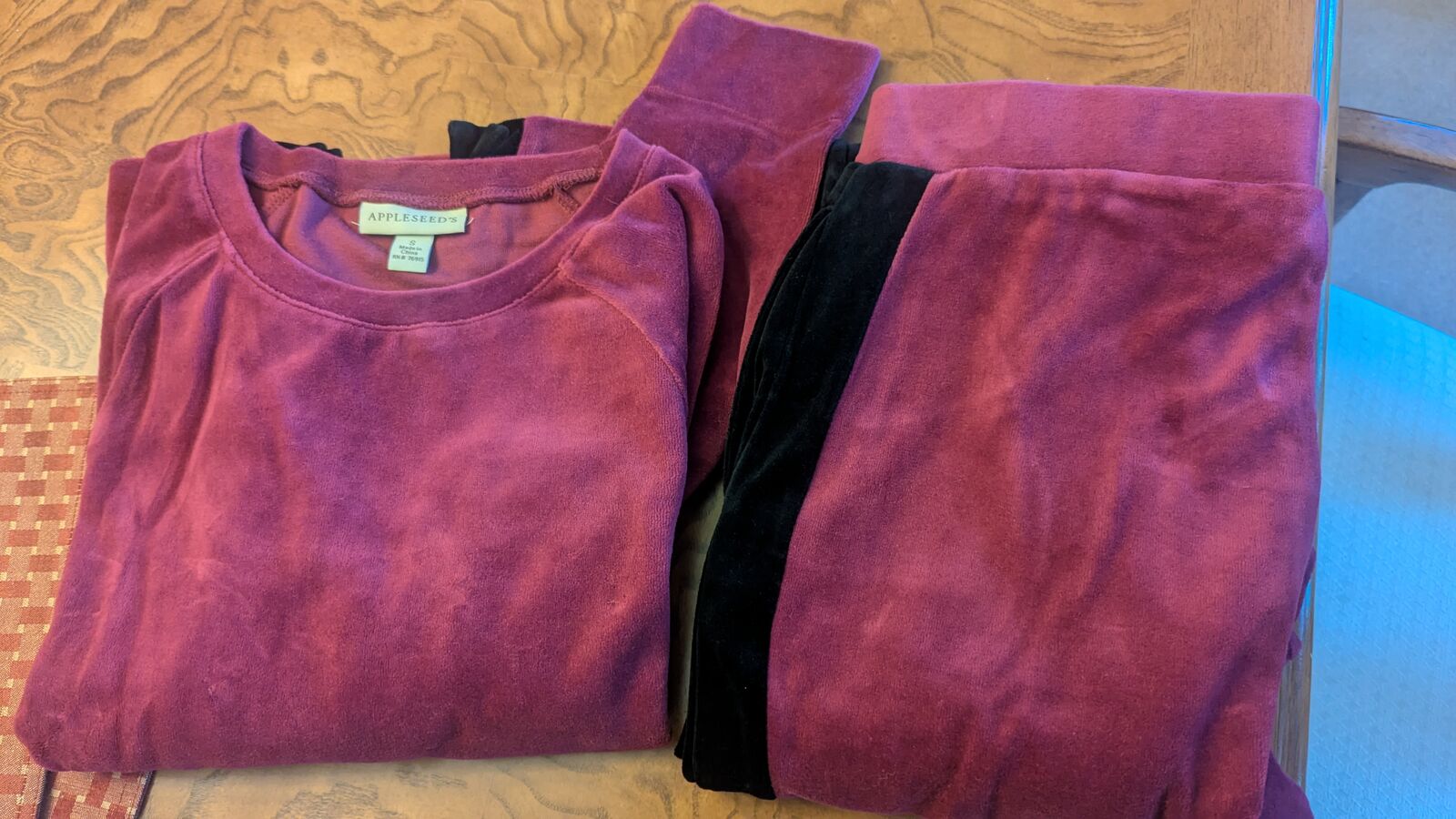 New Women's Velour Lounge Set