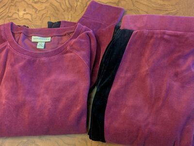 New Women's Velour Lounge Set