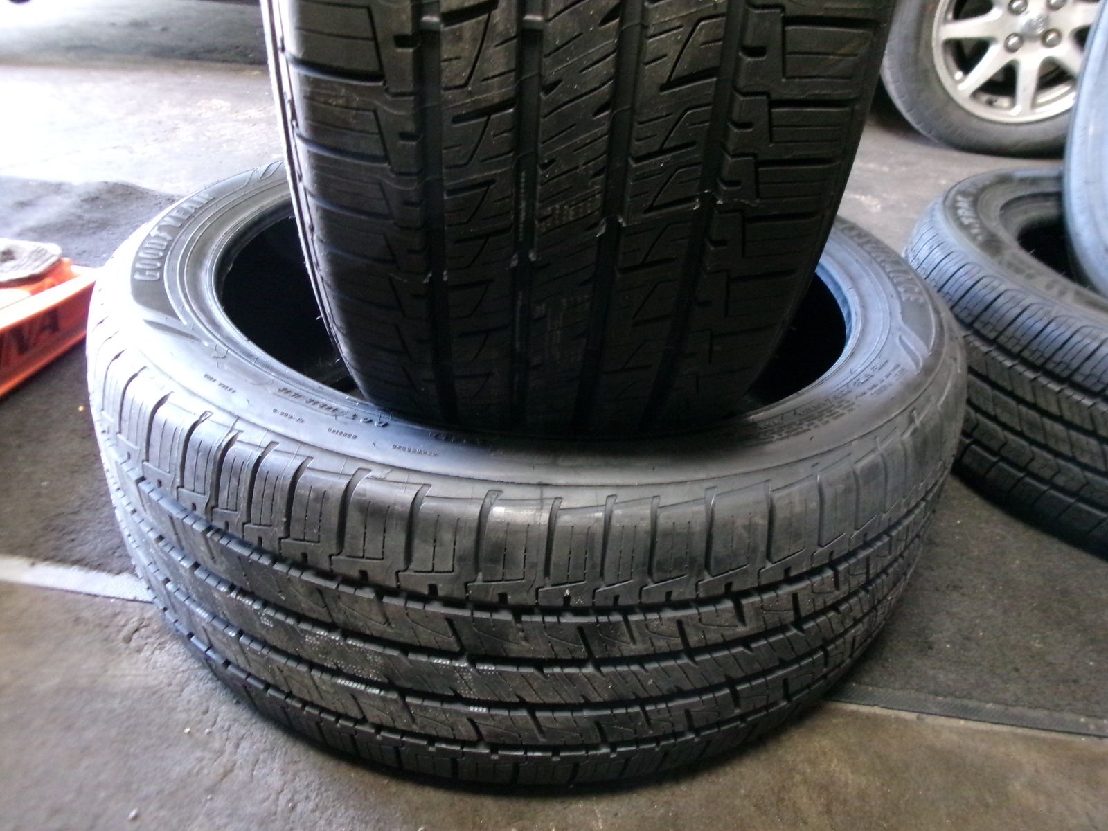 235/40R19 GOODYEAR ASSURANCE MAXLIFE PAIR OF TWO NEW TIRES