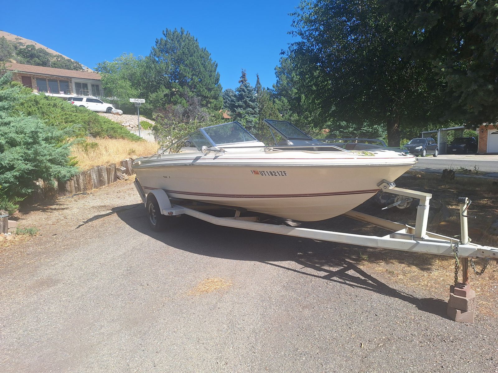 85 Searay ski boat