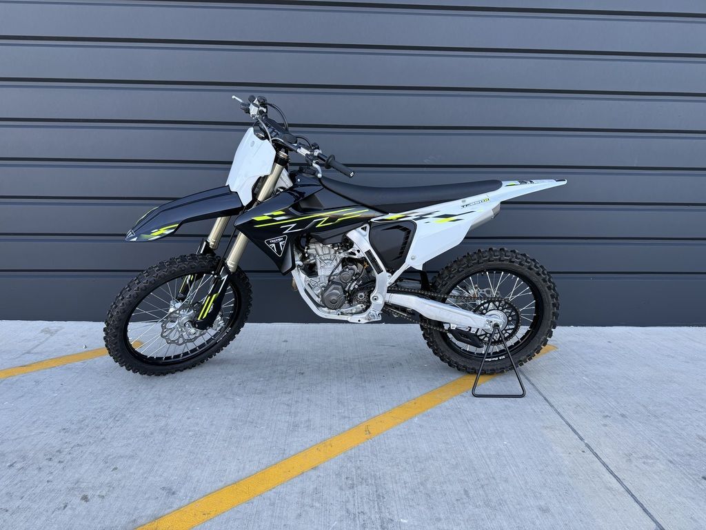 2026 Triumph TF 250-X Jet Black/Pure White
