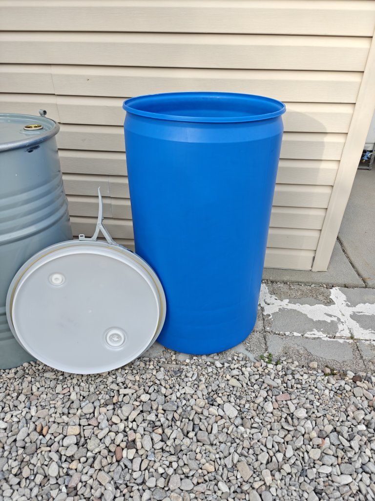 Open top plastic Barrel. with Lids. 55 Gls.