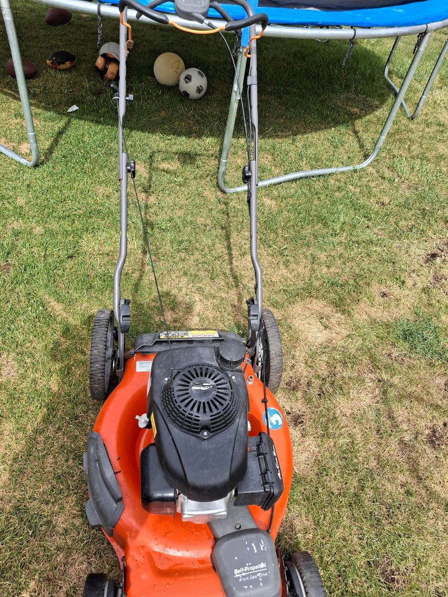 Self propeled husquavarna lawn mower