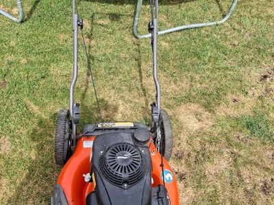 Self propeled husquavarna lawn mower