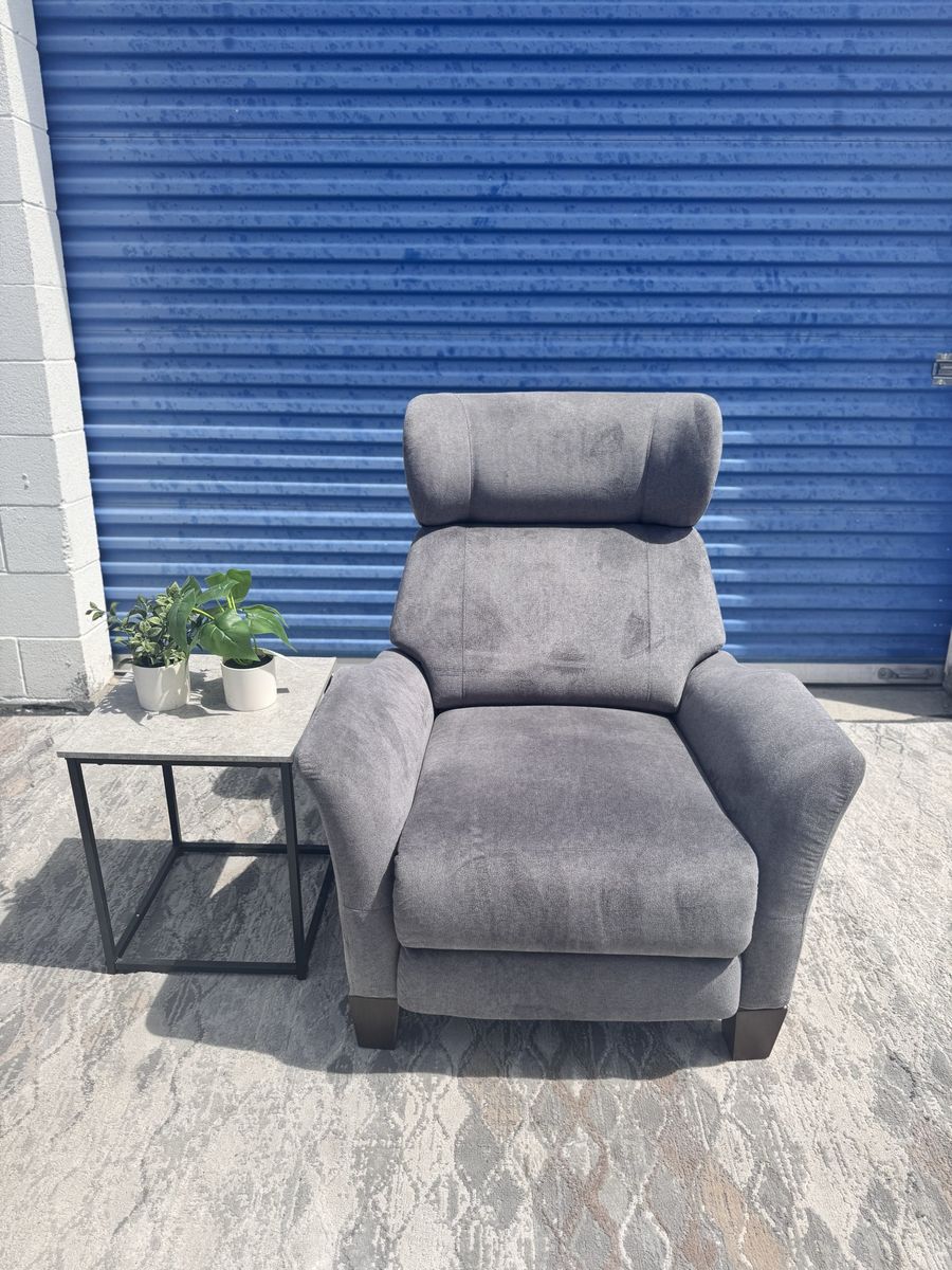 LIKE NEW ABBYSON HOME PUSHBACK RECLINER (COSTCO)