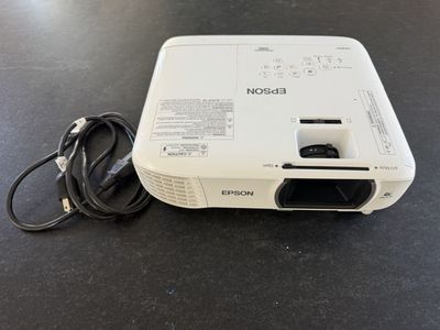 Epson Home Cinema 1060 1080p 3LCD Projector with HDMI