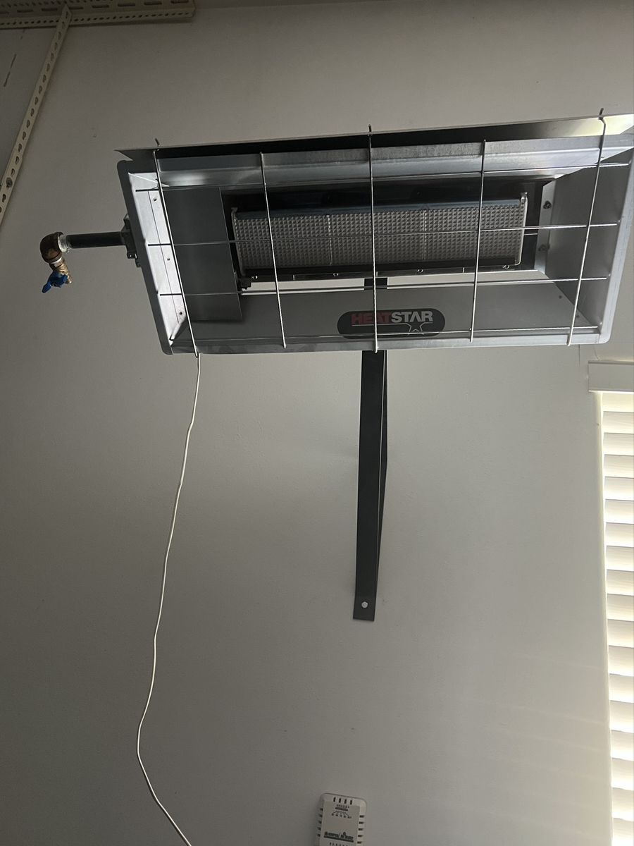 Heatstar by Enerco F125545 H25L Liquid Propane Radiant Overhead Garage Heater - Barely Used