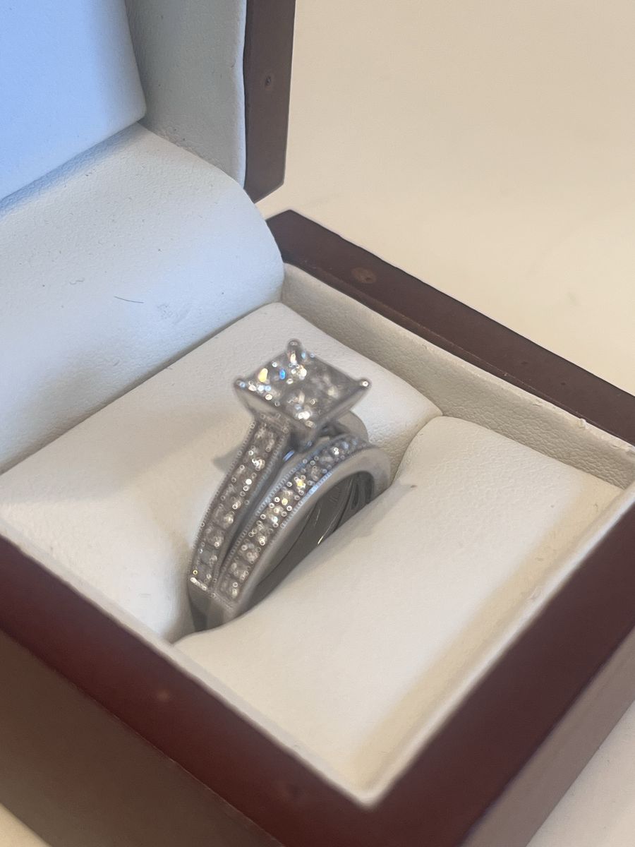 14kt white gold and diamond bridal set