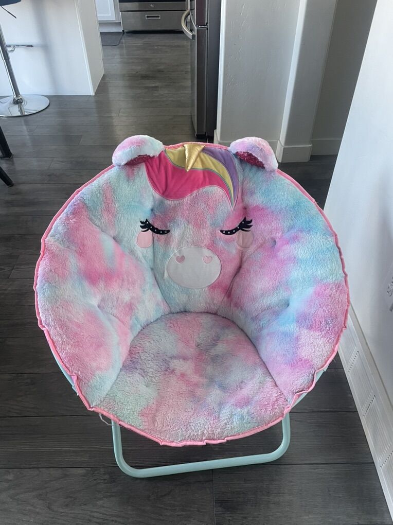Unicorn Folding Saucer Chair 23